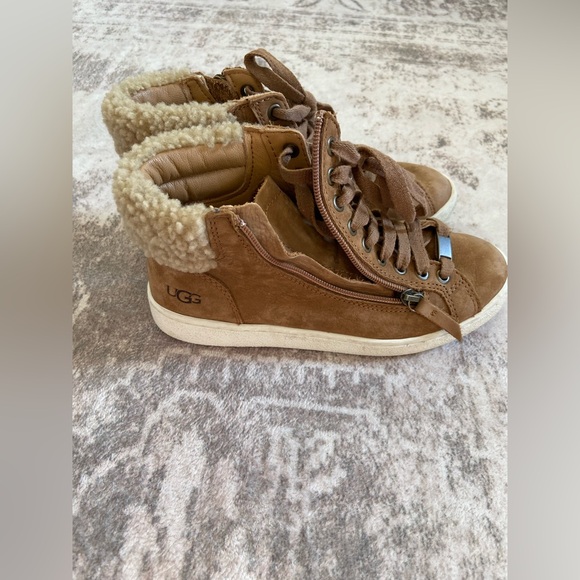 UGG Olive Sneakers in Brown Shearling Trim with Side Zip Size 6.5 - Picture 8 of 14